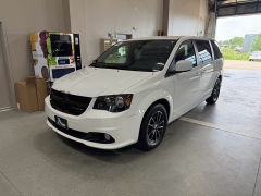 Used 2018  Dodge Grand Caravan SE Plus Wagon at J's Auto near Manchester&comma; IA