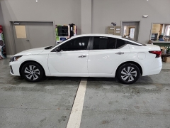 Used 2024  Nissan Altima 2&period;5 S Sedan at J's Auto near Manchester&comma; IA
