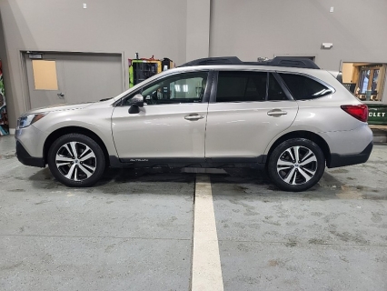 2019 Subaru Outback Limited's photo