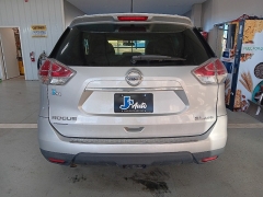 Used 2016  Nissan Rogue AWD 4dr SL at J's Auto near Manchester&comma; IA