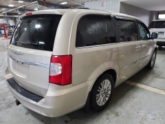 Used 2014  Chrysler Town & Country 4dr Wgn Touring-L 30th Anniversary at J's Auto near Manchester&comma; IA