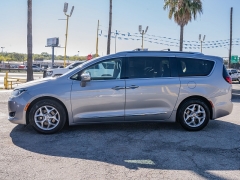 Used 2020  Chrysler Pacifica 4d Wagon Limited at A Motors Sales & Finance near San Antonio, TX