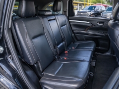 Used 2019  Toyota Highlander 4d SUV FWD XLE at A Motors Sales & Finance near San Antonio&comma; TX