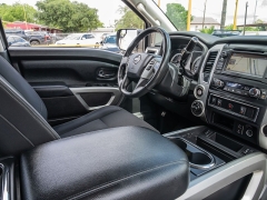 Used 2017  Nissan Titan 4WD Crew Cab SV at A Motors Sales & Finance near San Antonio&comma; TX