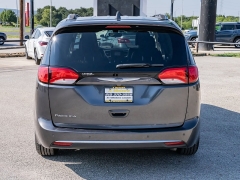 Used 2018 Chrysler Pacifica 4d Wagon Touring L at A Motors Sales & Finance near San Antonio, TX
