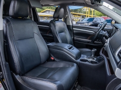 Used 2019  Toyota Highlander 4d SUV FWD XLE at A Motors Sales & Finance near San Antonio&comma; TX
