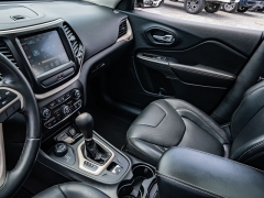 Used 2016  Jeep Cherokee 4d SUV 4WD Limited V6 at A Motors Sales & Finance near San Antonio&comma; TX