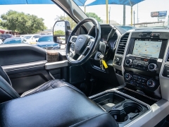 Used 2019  Ford Super Duty F-250 4WD Crew Cab Lariat at A Motors Sales & Finance near San Antonio&comma; TX