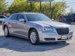 Used 2014  Chrysler 300 4d Sedan at A Motors Sales & Finance near San Antonio, TX
