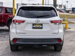 Used 2015  Toyota Highlander 4d SUV FWD Limited Platinum at A Motors Sales & Finance near San Antonio&comma; TX
