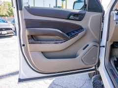 Used 2017  Chevrolet Suburban 4d SUV 4WD LT at A Motors Sales & Finance near San Antonio, TX