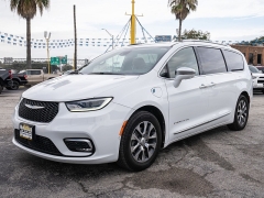 Used 2021  Chrysler Pacifica Hybrid Pinnacle FWD at A Motors Sales & Finance near San Antonio, TX
