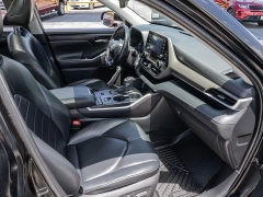 Used 2020  Toyota Highlander 4d SUV FWD XLE at A Motors Sales & Finance near San Antonio&comma; TX