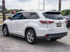 Used 2015  Toyota Highlander 4d SUV FWD Limited Platinum at A Motors Sales & Finance near San Antonio&comma; TX