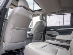 Used 2015  Toyota Highlander 4d SUV FWD XLE at A Motors Sales & Finance near San Antonio&comma; TX