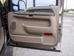 Used 2004  Ford Super Duty F-250 2WD Crew Cab XL at A Motors Sales & Finance near San Antonio, TX