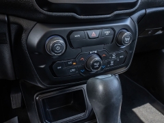 Used 2018  Jeep Renegade 4d SUV FWD Latitude at A Motors Sales & Finance near San Antonio&comma; TX