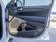 Used 2020  Jeep Grand Cherokee 4d SUV 2WD Overland High Altitude at A Motors Sales & Finance near San Antonio, TX