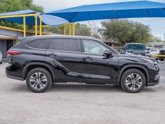 Used 2023  Toyota Highlander XLE FWD at A Motors Sales & Finance near San Antonio&comma; TX