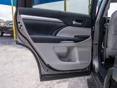 Used 2015  Toyota Highlander 4d SUV FWD XLE at A Motors Sales & Finance near San Antonio&comma; TX