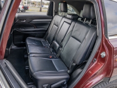 Used 2019  Toyota Highlander 4d SUV FWD XLE at A Motors Sales & Finance near San Antonio&comma; TX