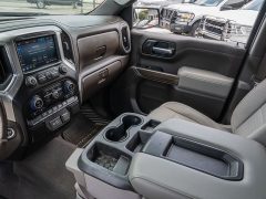 Used 2020  Chevrolet Silverado 1500 2WD Crew Cab LT at A Motors Sales & Finance near San Antonio&comma; TX