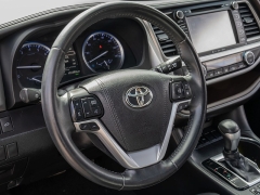 Used 2019  Toyota Highlander 4d SUV FWD XLE at A Motors Sales & Finance near San Antonio&comma; TX