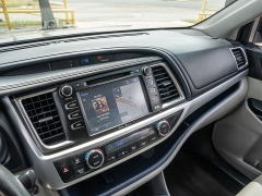 Used 2015  Toyota Highlander 4d SUV FWD XLE at A Motors Sales & Finance near San Antonio&comma; TX