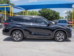 Used 2020  Toyota Highlander 4d SUV FWD XLE at A Motors Sales & Finance near San Antonio&comma; TX