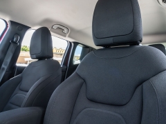 Used 2018  Jeep Renegade 4d SUV FWD Latitude at A Motors Sales & Finance near San Antonio&comma; TX