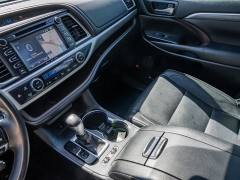 Used 2019  Toyota Highlander Hybrid 4d SUV AWD Limited at A Motors Sales & Finance near San Antonio&comma; TX