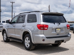 Used 2017  Toyota Sequoia 4d SUV RWD SR5 at A Motors Sales & Finance near San Antonio&comma; TX