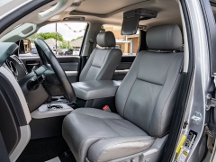 Used 2017  Toyota Sequoia 4d SUV RWD SR5 at A Motors Sales & Finance near San Antonio&comma; TX