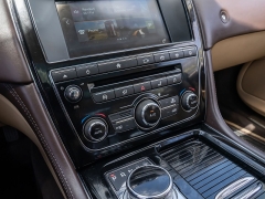 Used 2016  Jaguar XJ 4d Sedan Portfolio LWB at A Motors Sales & Finance near San Antonio&comma; TX