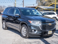 Used 2020  Chevrolet Traverse 4d SUV AWD LT Cloth w&sol;2FL at A Motors Sales & Finance near San Antonio&comma; TX