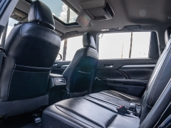 Used 2019  Toyota Highlander 4d SUV FWD XLE at A Motors Sales & Finance near San Antonio&comma; TX