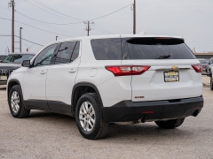 Used 2020  Chevrolet Traverse 4d SUV FWD LS w/1LS at A Motors Sales & Finance near San Antonio, TX