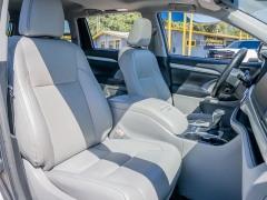 Used 2018  Toyota Highlander 4d SUV AWD XLE at A Motors Sales & Finance near San Antonio&comma; TX