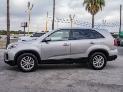 Used 2015  Kia Sorento 4d SUV FWD LX at A Motors Sales & Finance near San Antonio, TX