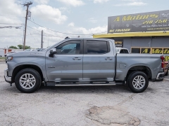 Used 2020  Chevrolet Silverado 1500 2WD Crew Cab LT at A Motors Sales & Finance near San Antonio&comma; TX