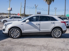 Used 2017  Cadillac XT5 4d SUV AWD Platinum at A Motors Sales & Finance near San Antonio&comma; TX