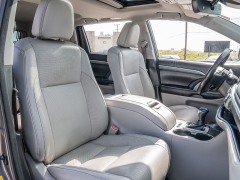 Used 2017 Toyota Highlander 4d SUV AWD Limited at A Motors Sales & Finance near San Antonio, TX