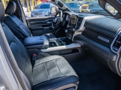 Used 2019  Ram 1500 2WD Crew Cab Laramie at A Motors Sales & Finance near San Antonio&comma; TX
