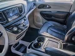 Used 2020  Chrysler Pacifica 4d Wagon Limited at A Motors Sales & Finance near San Antonio, TX