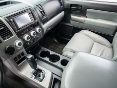Used 2017  Toyota Sequoia 4d SUV RWD SR5 at A Motors Sales & Finance near San Antonio&comma; TX