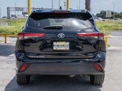 Used 2020  Toyota Highlander 4d SUV FWD XLE at A Motors Sales & Finance near San Antonio&comma; TX