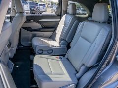 Used 2018  Toyota Highlander 4d SUV AWD XLE at A Motors Sales & Finance near San Antonio&comma; TX