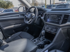 Used 2021  Volkswagen Atlas 3&period;6L V6 SE w&sol;Technology R-Line FWD at A Motors Sales & Finance near San Antonio&comma; TX
