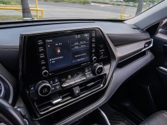 Used 2020  Toyota Highlander 4d SUV FWD XLE at A Motors Sales & Finance near San Antonio&comma; TX