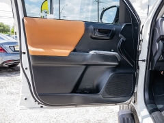 Used 2018  Toyota Tacoma 2WD Double Cab SR5 V6 at A Motors Sales & Finance near San Antonio&comma; TX